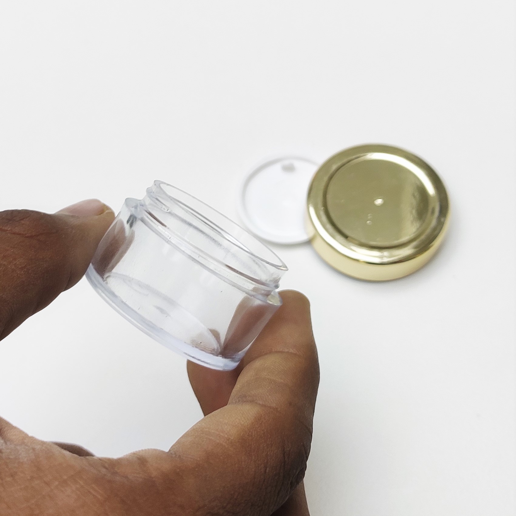 Acrylic Jar With Goldmetalizing Cap - 15gm San Material, Round Shape, Transparent/amber/black Color | Compact Design For Lip Balms, Body Butters, And Skin Care Products
