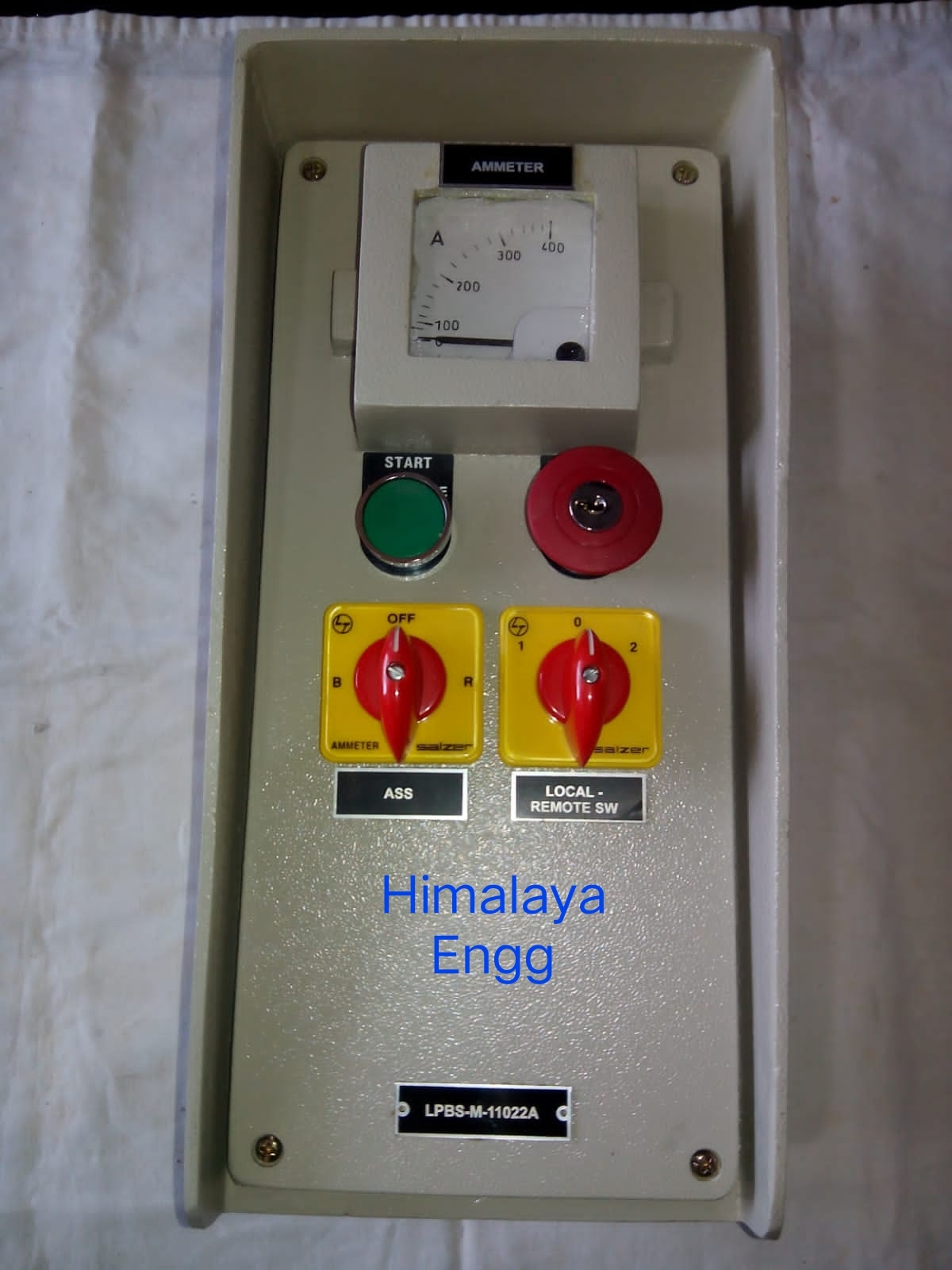 Weatherproof Control Station - Cast Aluminum & Frp Material, Ip65 Protection Level, 2/3 Way Operation, Rated Voltage 110-440v, High Performance & Easy Operation