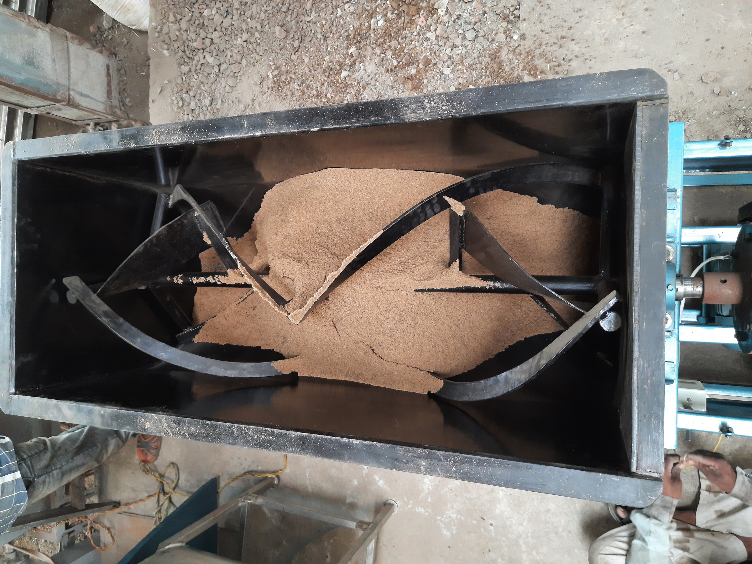 Tiles Adhesive Mixer Machine - Capacity: 1-100 Ton/day