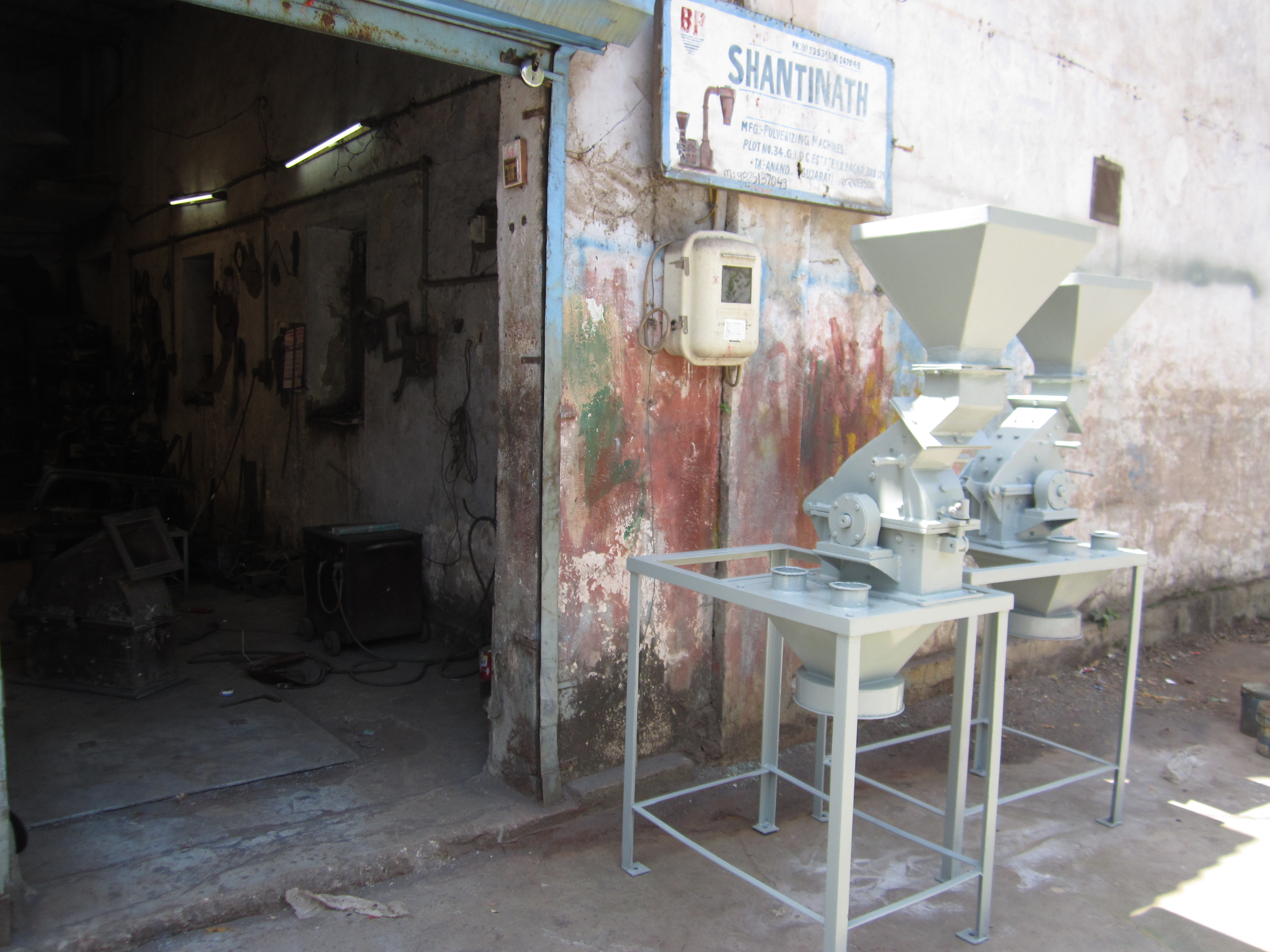 White Glass Crusher
