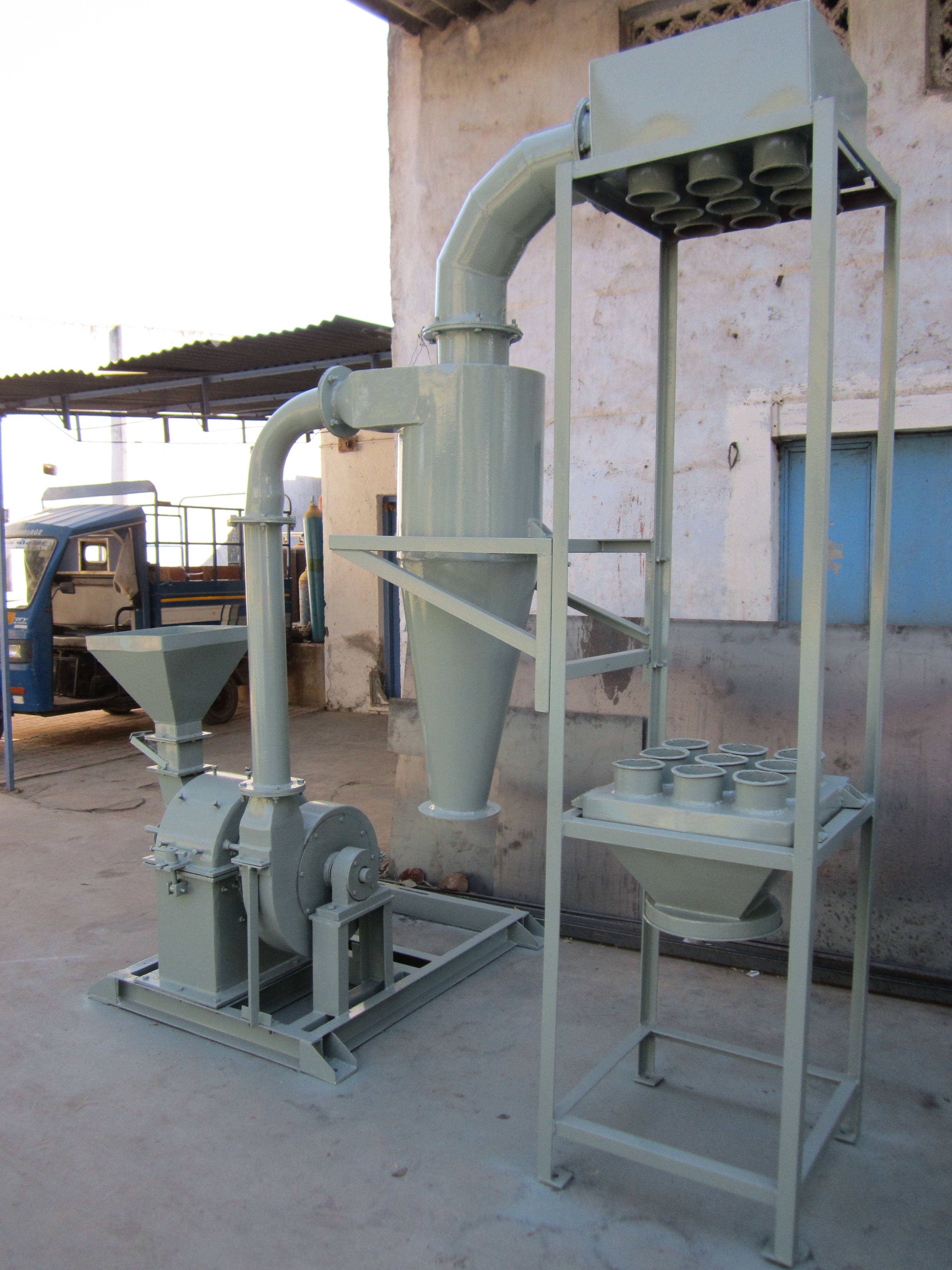 Mild Steel Dyes And Pigments Grinding Pulverizer