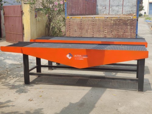 Industrial Vibrating Table - Steel, Customizable Dimensions | Adjustable Vibration Frequency And Amplitude, Low Power Consumption, High Weight Capacity, Large Surface Area