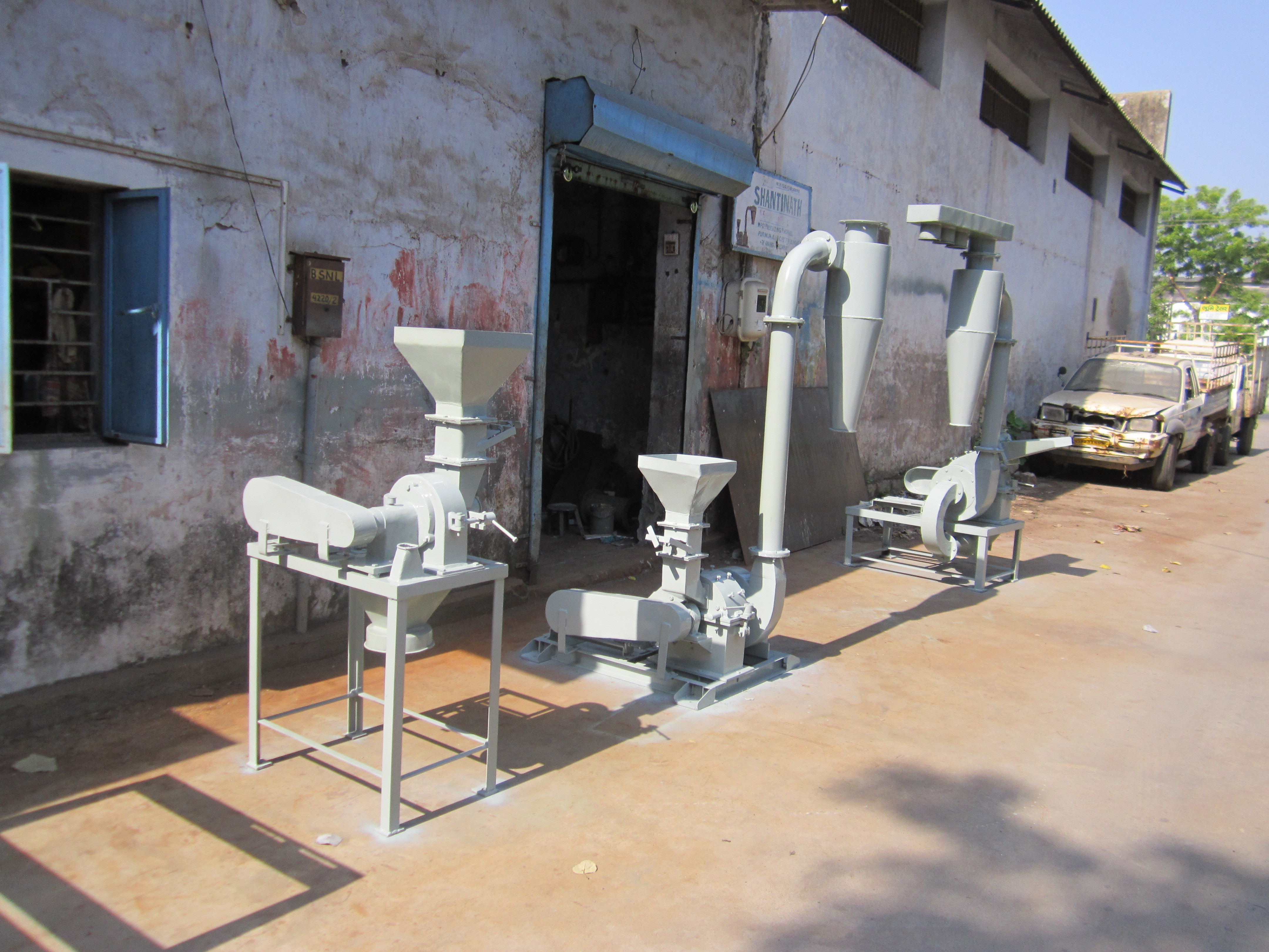Blue Chilli Grinding Pulverizing Plant