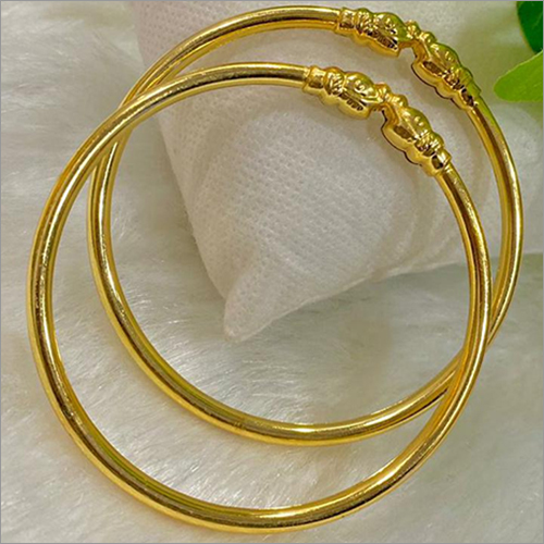 गोल्डन डिज़ाइनर बैंगल सेट