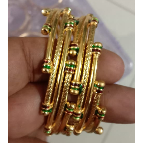 गोल्डन लेडीज़ राउंड बैंगल सेट