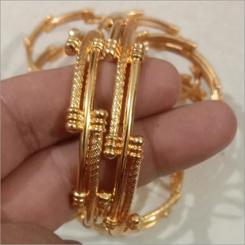 गोल्डन लेडीज़ मॉडर्न बैंगल सेट