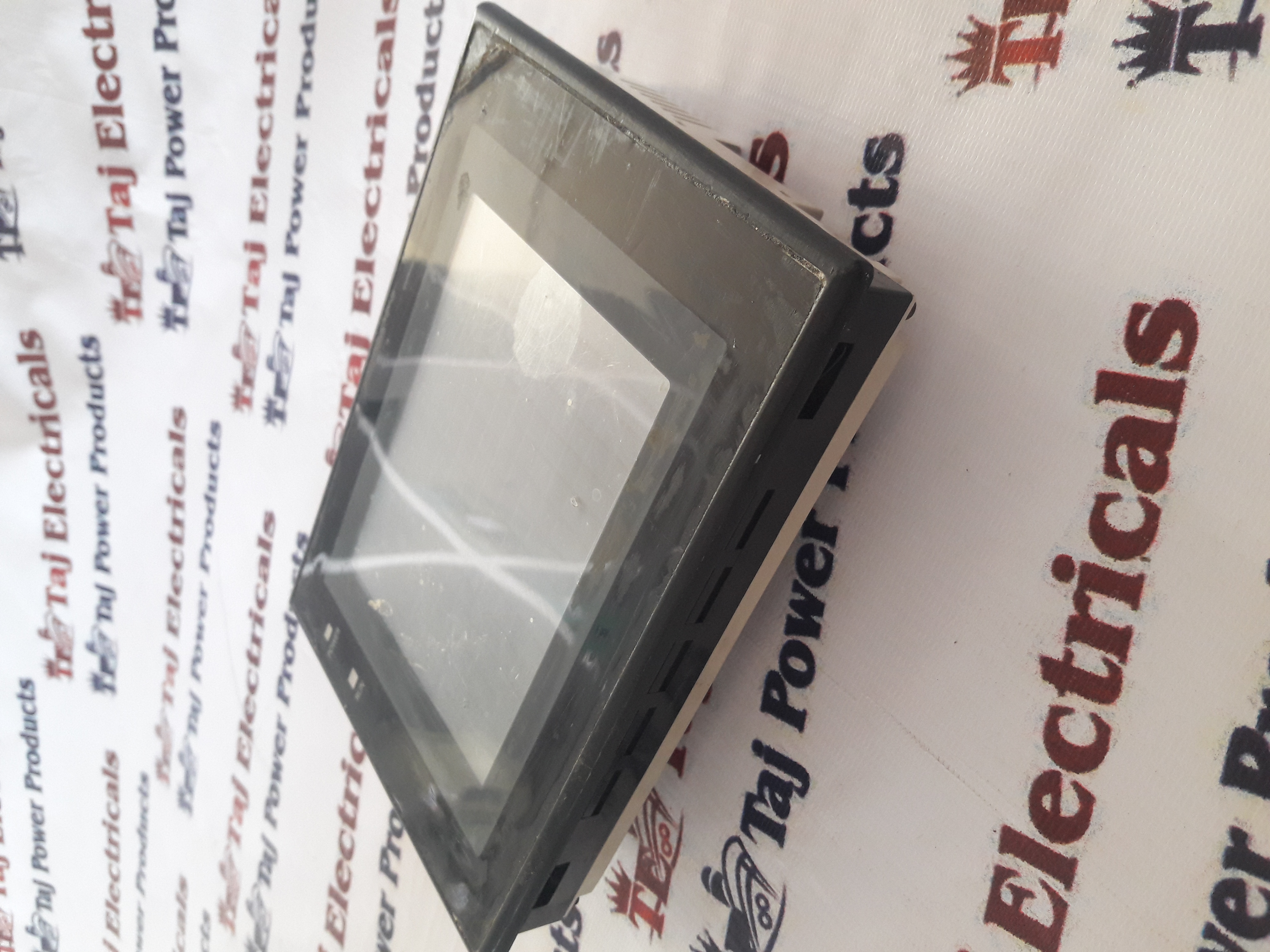 Omron Nt31c-st142b-ev2 - 24v Dc 15w, Interactive Display | Easy Installation, Programmable Logic, Data Logging
