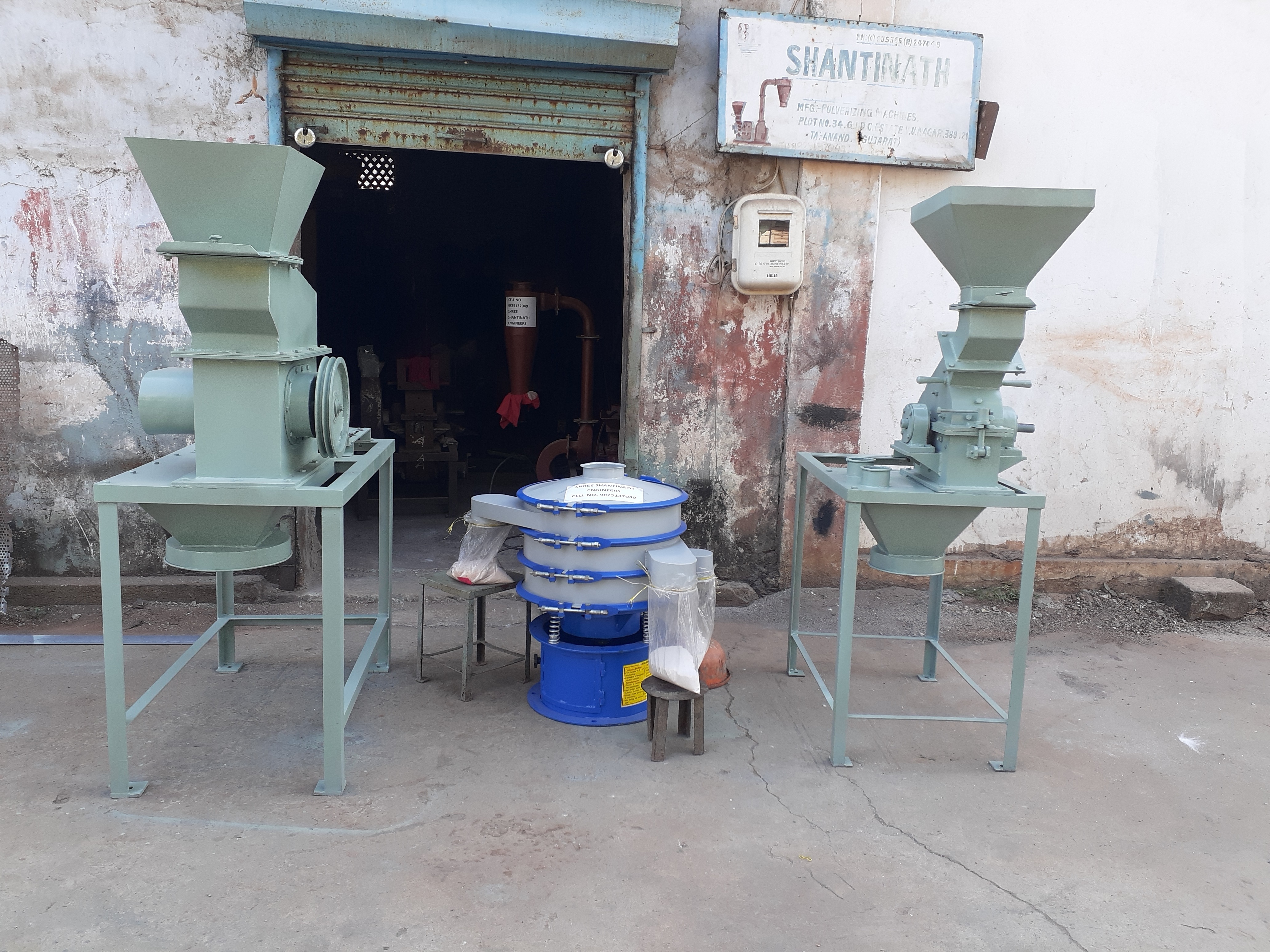 Rock Salt Grinding Machine - 2 Hp To 60 Hp Models | Manual Control System, High Efficiency, Lower Energy Consumption, High Performance