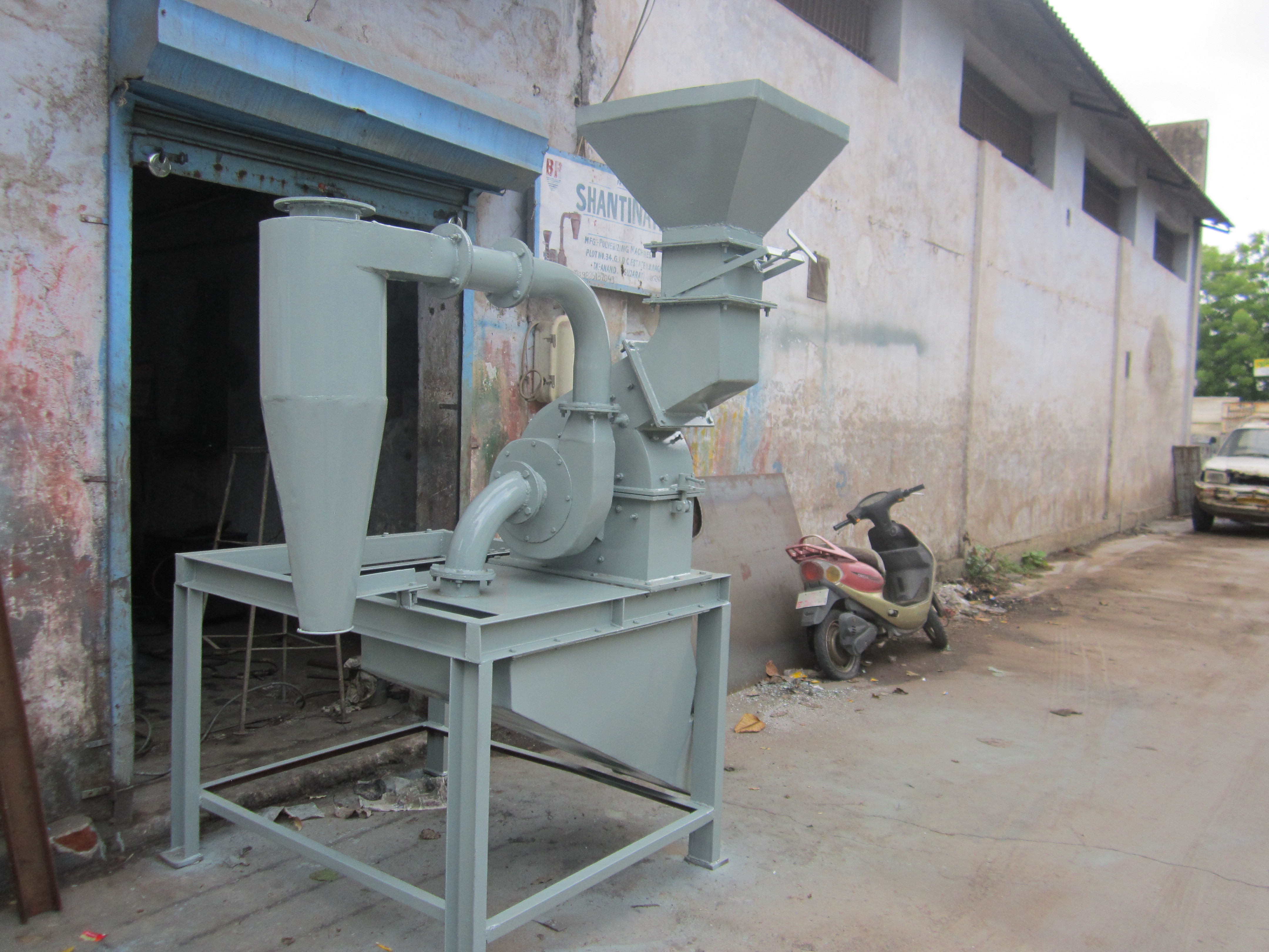 Maize Grinding Pulverizer - Up To 3000 Kg/hr Capacity, 20 Mm Feed Size, 500 Mesh Fineness | High Efficiency, High Performance, Lower Energy Consumption