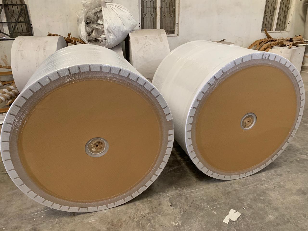 White Sharp Slitting And Tight Rewinding Paper Rolls