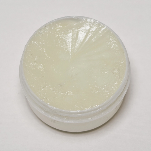 Petroleum Jelly - High Purity Hydrocarbon Blend for Industrial Use | Air Tight Packaging, Optimal for Healing Applications