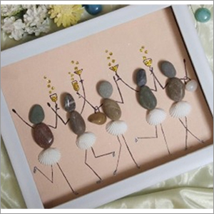 Handmade Photo Frame - Light Weight Design | Intricate Patterns, Dust-Resistant Edges, Unique Colors