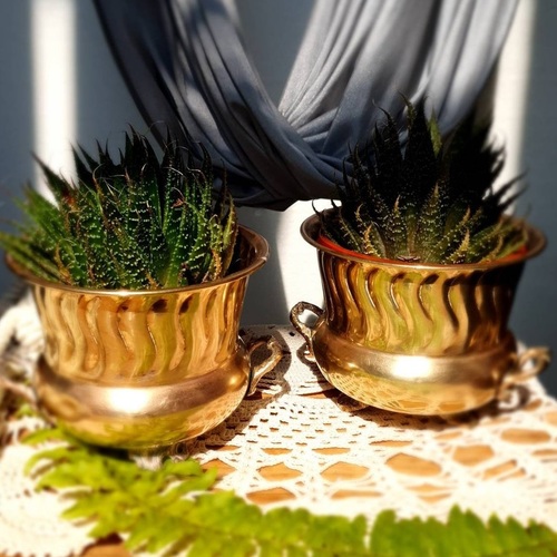 METALWARE BRASS PLANTER