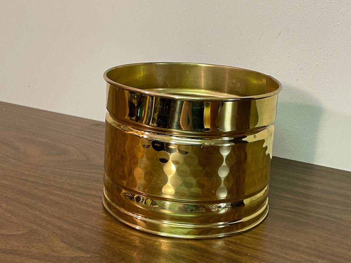 Brass Lining Planter In Round Shaped