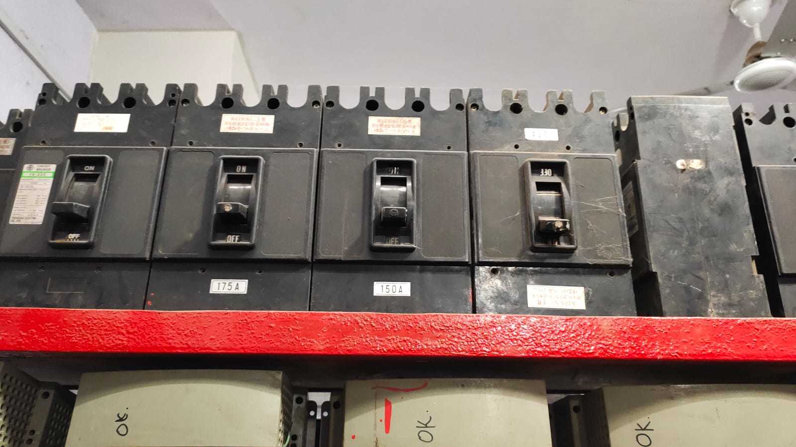 Mccb Circuit Breaker - Molded Case 15-1000a Amperage Range | Overload Protection Short Circuit Protection Reliable Operation Easy Installation