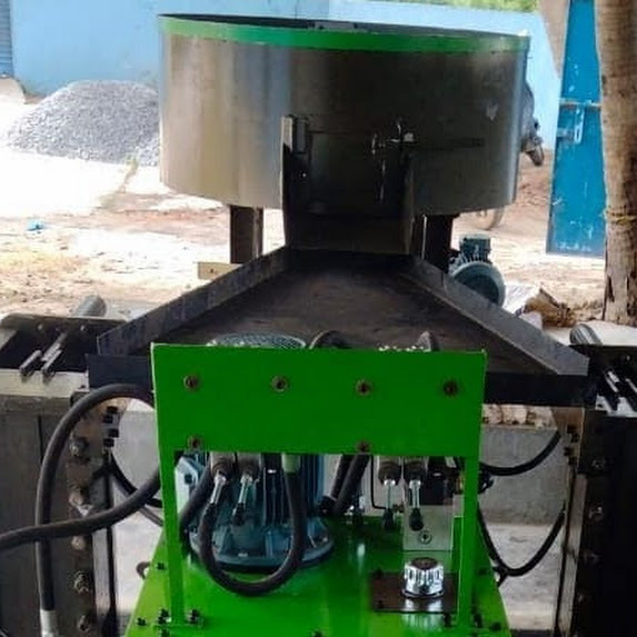 Interlocking Brick Machine - Steel, 1200 X 1200 X 1500 Mm, 500 Kg | Durable, High Capacity, Low Maintenance, Easy Use, Efficient, Double Helix Blade, 1 Hp Motor