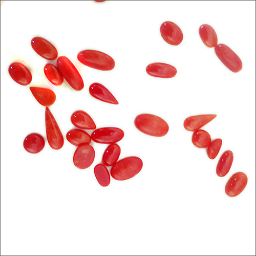 गेंद के आकार का लाल मूंगा पत्थर