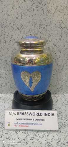 नीले बाज के पंखों पर उकेरा हुआ पीतल का अंतिम संस्कार कलश अंत्येष्टि सामग्री