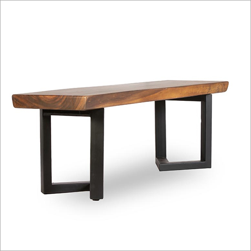 ब्राउन वुडन सीटिंग बेंच