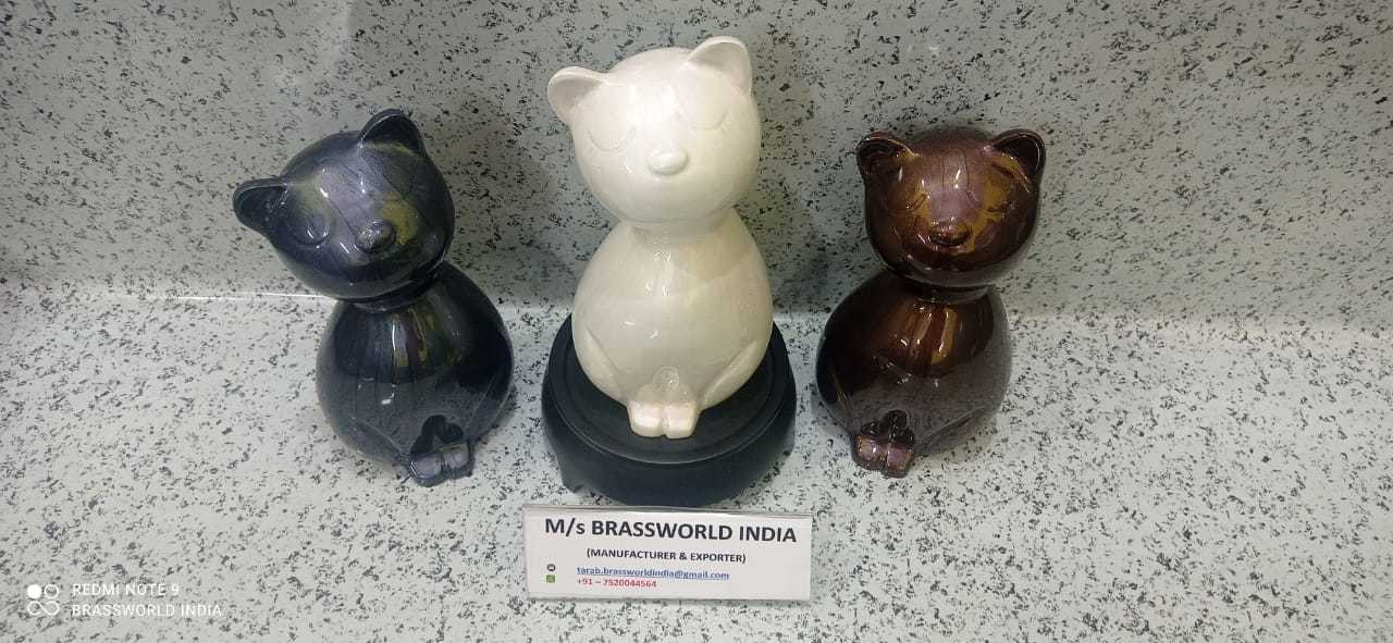 White Cat Statue Urn - Handcrafted Ceramic, 11 Cm Width, Glossy White, Removable Base Lid | Lifelike Sculpted Fur, Weather-resistant, Secure Closure