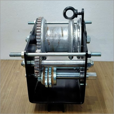 Mild Steel Rigger Winch Capacity: 500 Kg/hr