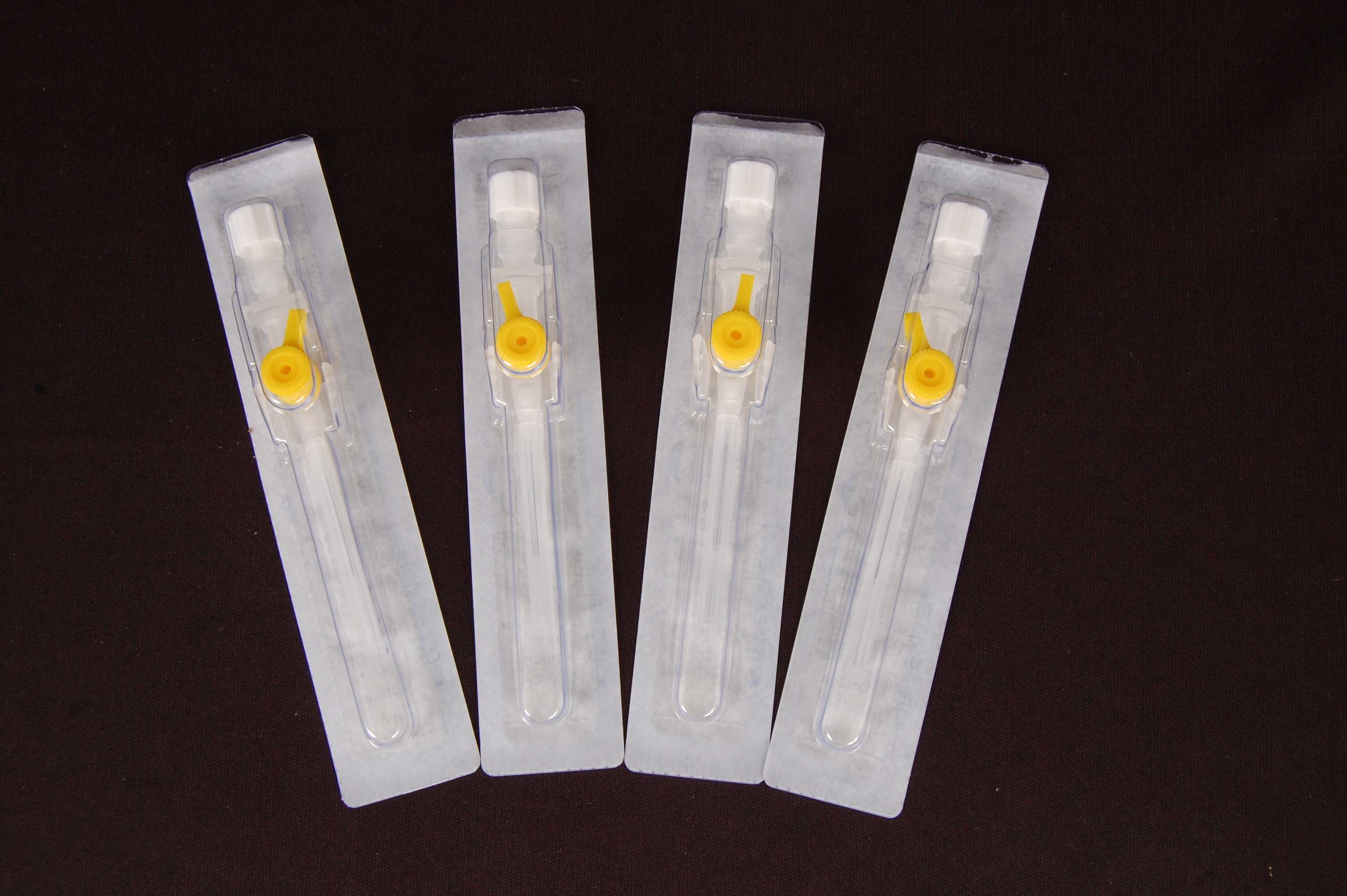 Iv Cannulae - Medical Grade Material, Foldable Design , Specially Designed Beveled Back-cut Needle For Pain-reduced Insertion, Waterproof I.v. Catheter With Injection Port And Transparent Flashback Chamber