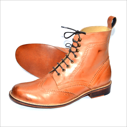 भूरे रंग के चमड़े के जूते