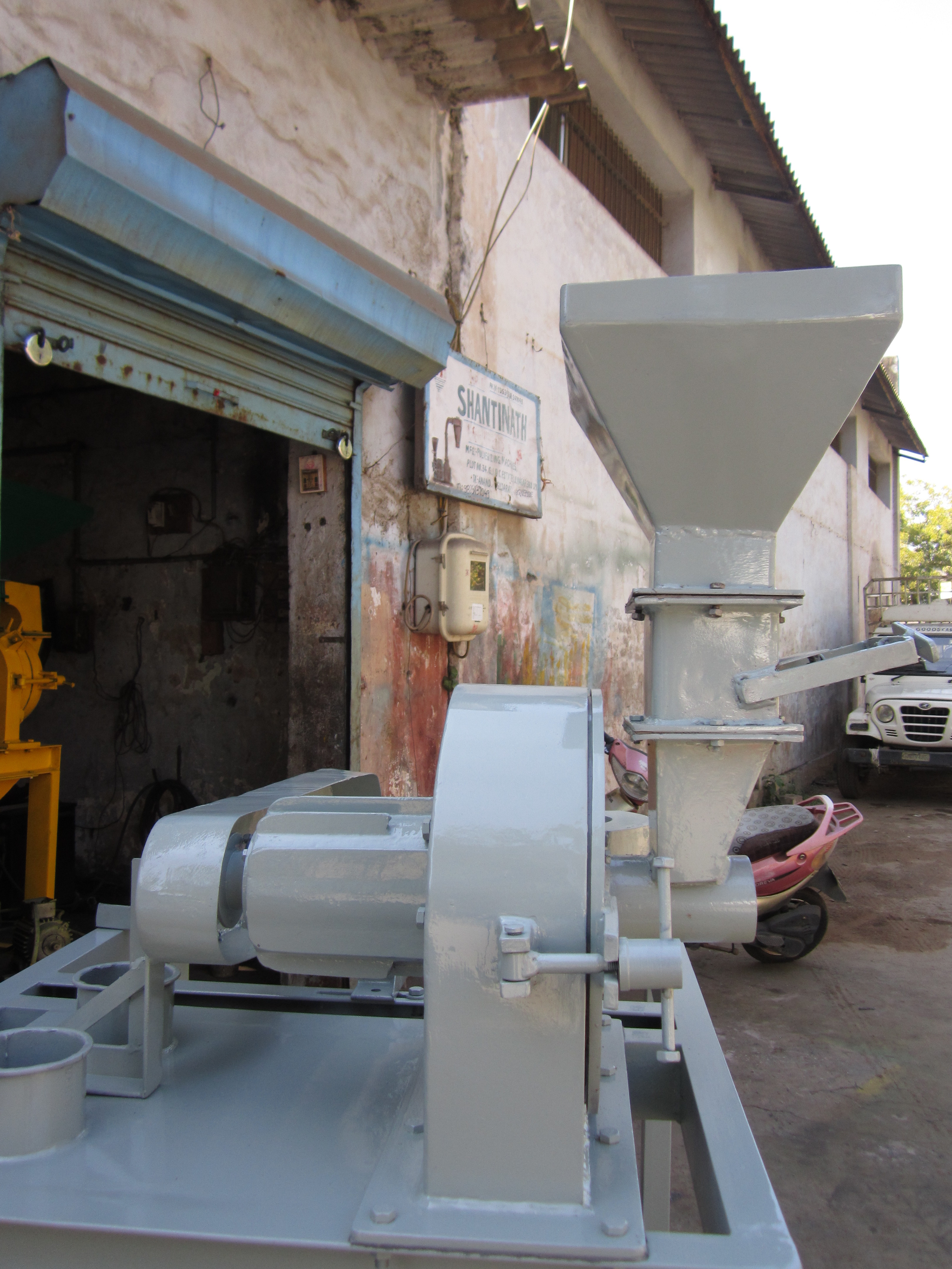Copper Sulphate Grinding Pulverizer Capacity: 20 To 100 Kg/hr