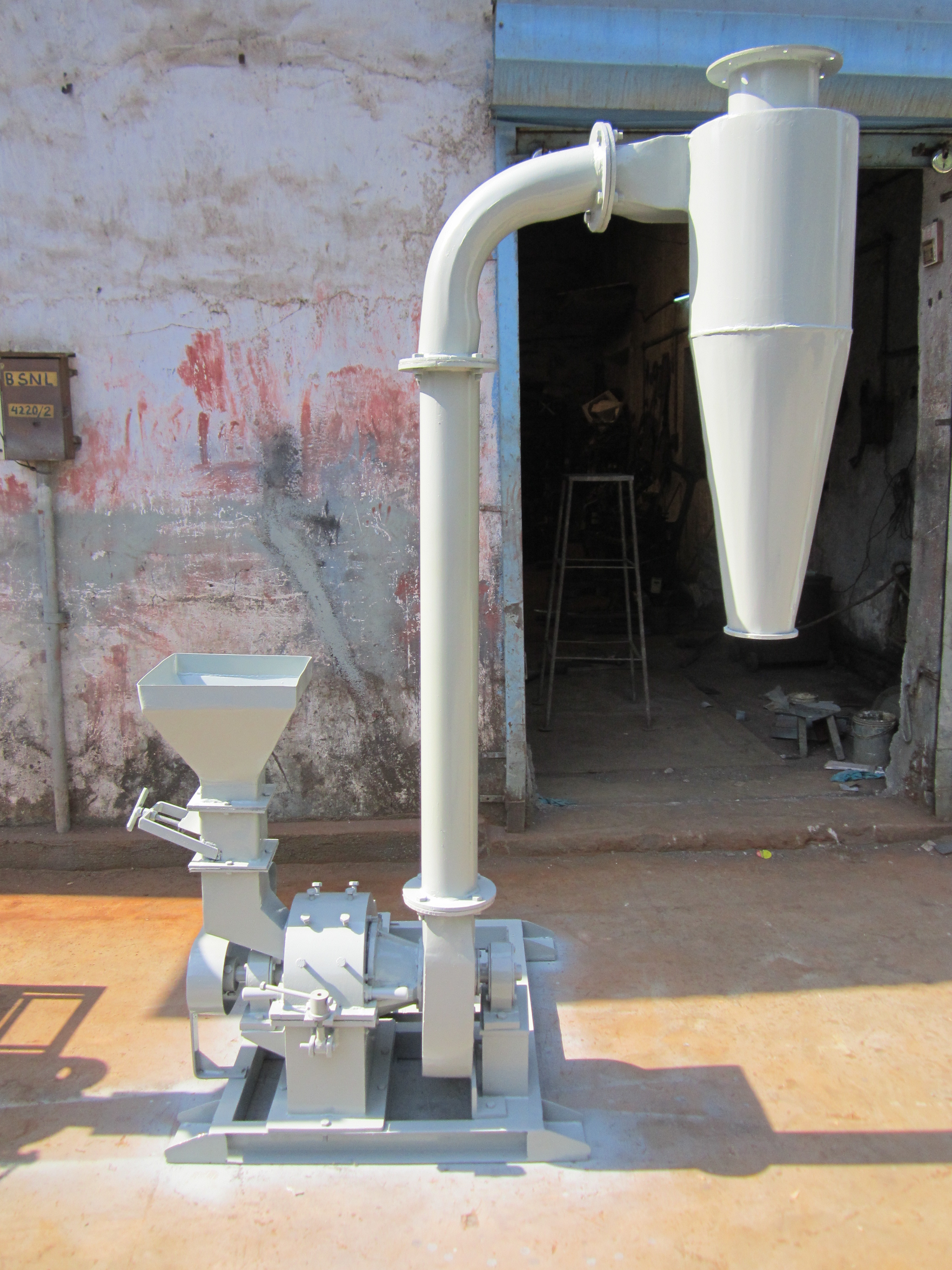 Copper Sulphate Grinding Pulverizer Capacity: 20 To 100 Kg/hr