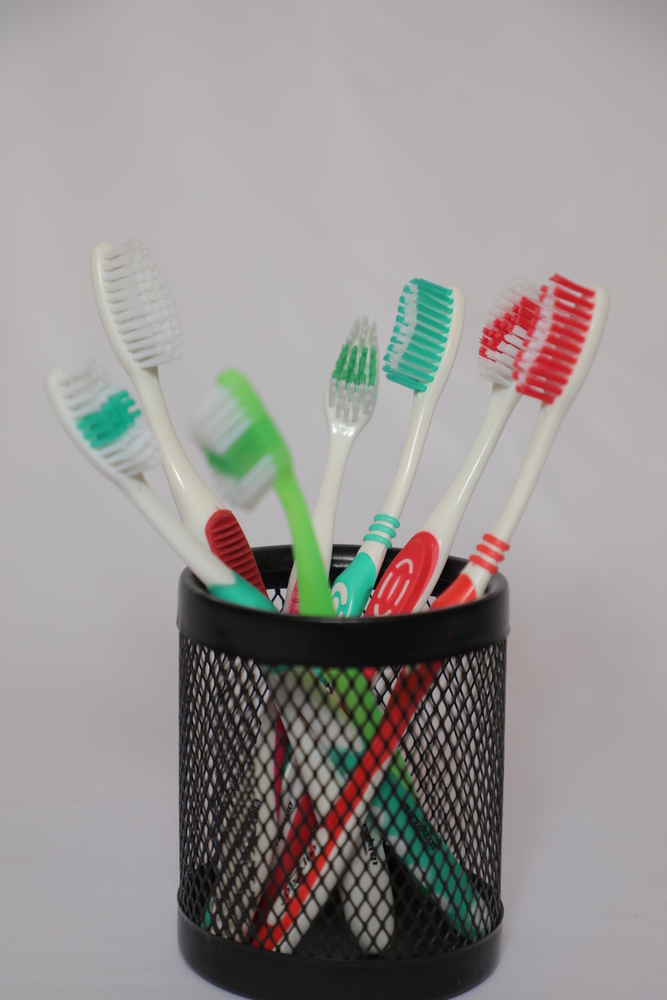 यूरोस्टार टूथब्रश