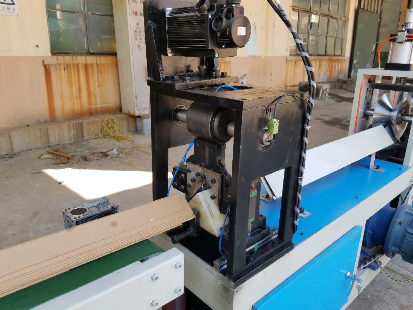 Automatic Edge Protector Line