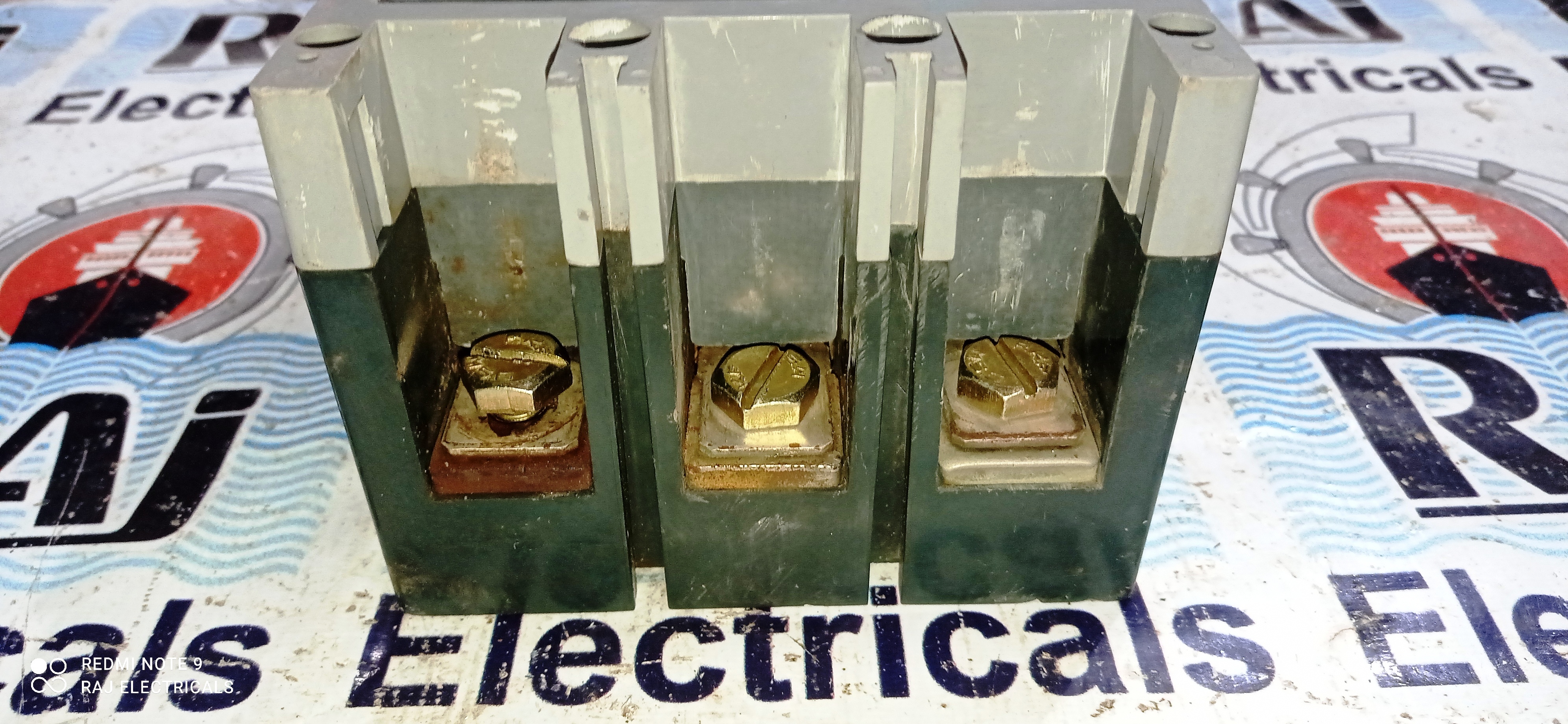 L&t (D Sine - Dn3-400d) 400 Amp Mccb