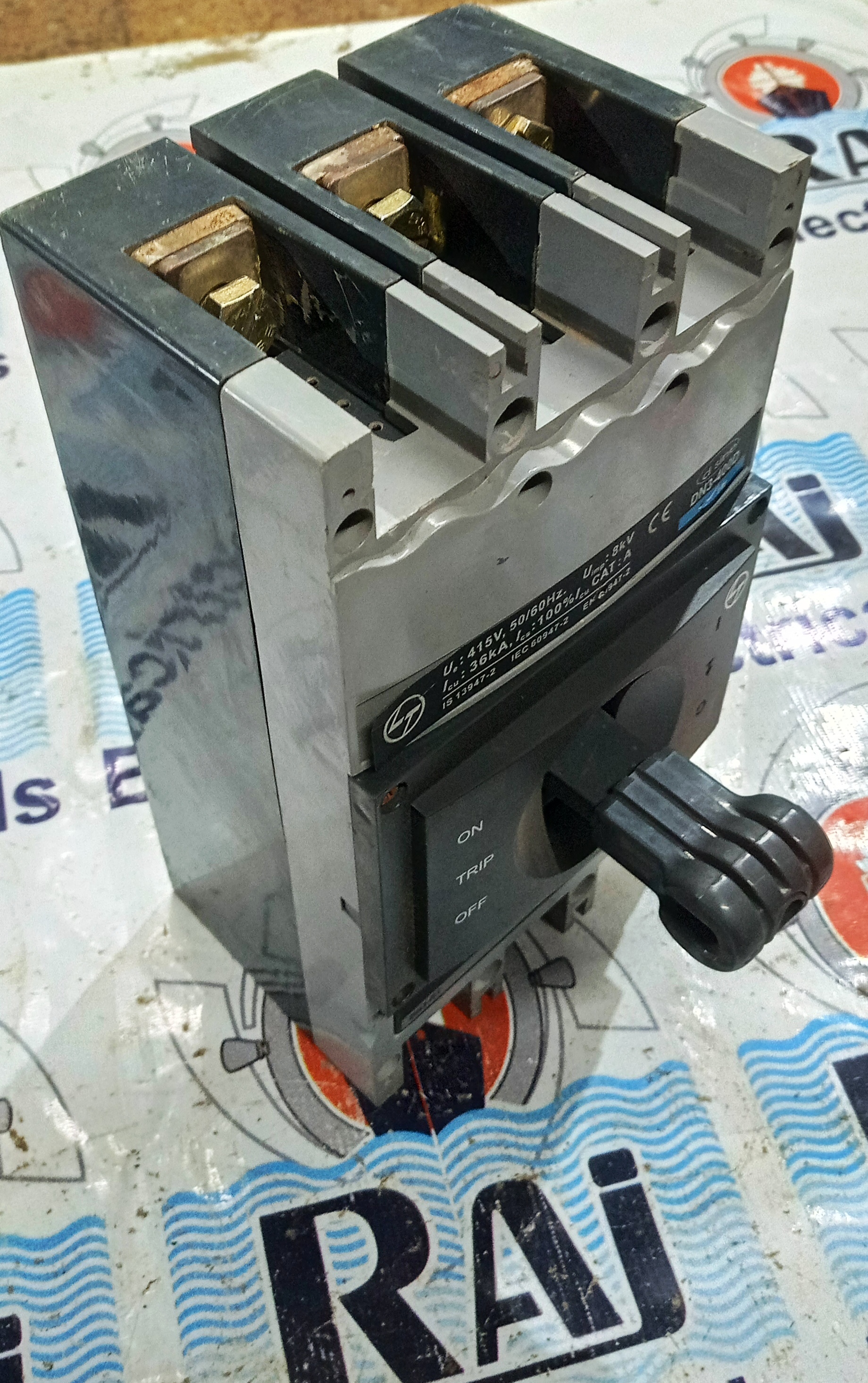 L&t (D Sine - Dn3-400d) 400 Amp Mccb