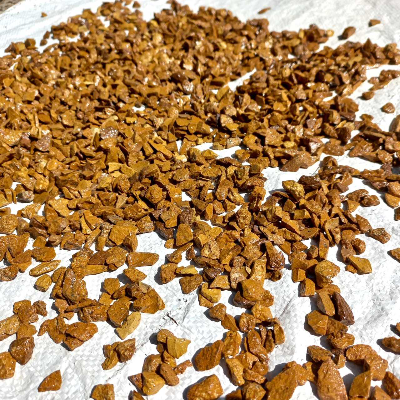 Sand Stone Chips / Yellow Color Marble Chips / Yellow Polished Chips With Fine Grade Aggregate Stone Supplier In India - Size: Available Size Is: 9 - 12 Mm