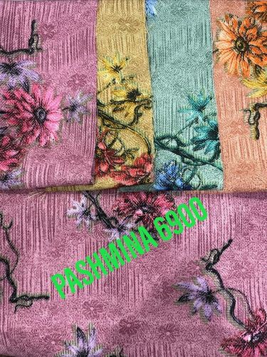 इंडियन विंटर पश्मीना मैचिंग