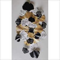 सफेद, काले और सोने के फूल पैटर्न दीवार कला