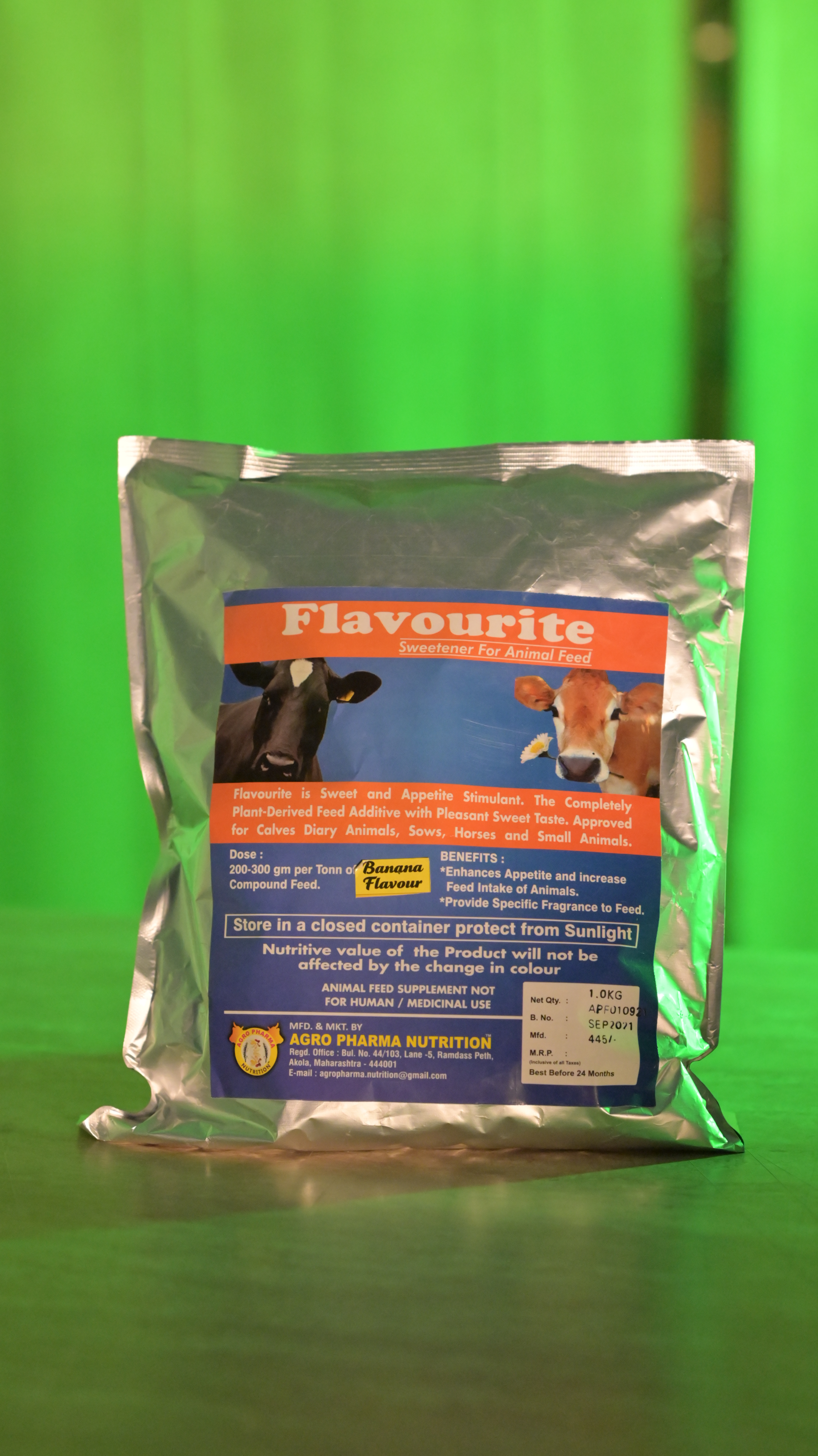 Flavourtie (Mango) - 1kg Powder | Sweet Smelling Supplement For Poultry, Swine, Dairy, Cattle, And Aquaculture, Promotes Natural Growth