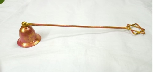 हैंडल चर्च आपूर्तियों पर क्रॉस के साथ ब्रास स्नूफ़र