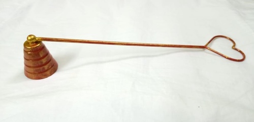 हैंडल चर्च की आपूर्ति पर दिल के साथ ब्रास कोन के आकार का स्नूफ़र