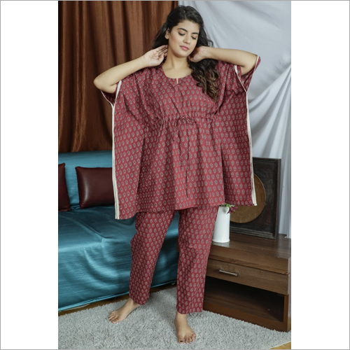 किसी भी रंग का लेडीज़ काफ़्टन नाइटवियर