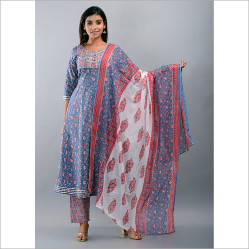 किसी भी रंग का लेडीज़ कॉटन सूट