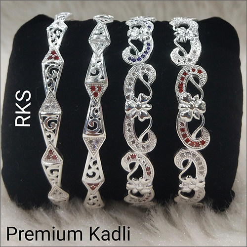 प्रीमियम सिल्वर बैंगल्स