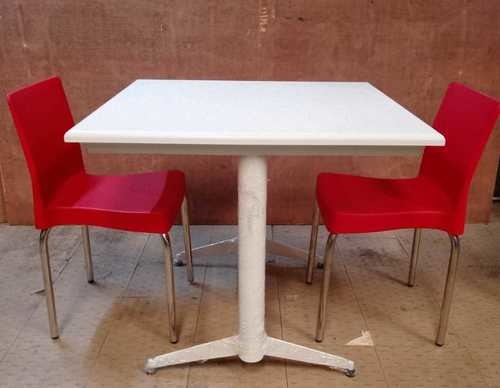 कैफे चेयर