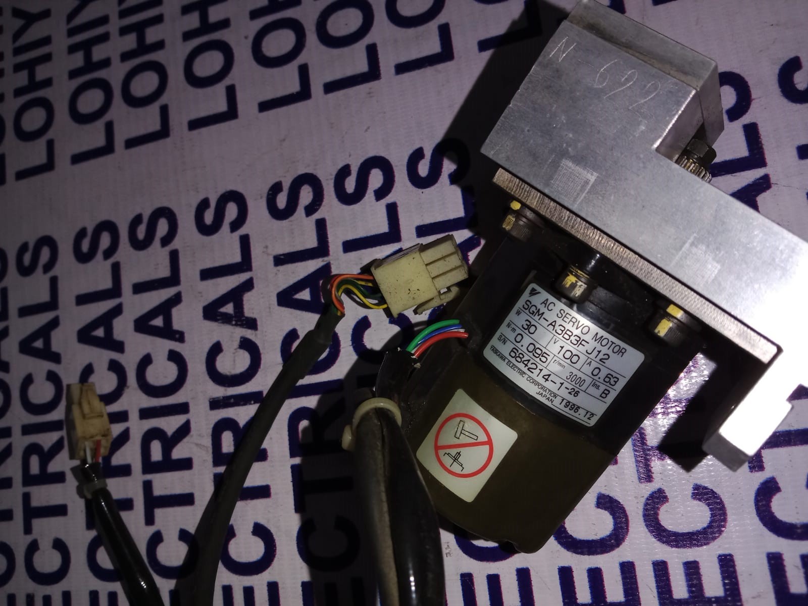 Yaskawa Servo Motor Sgm-08a2f J33