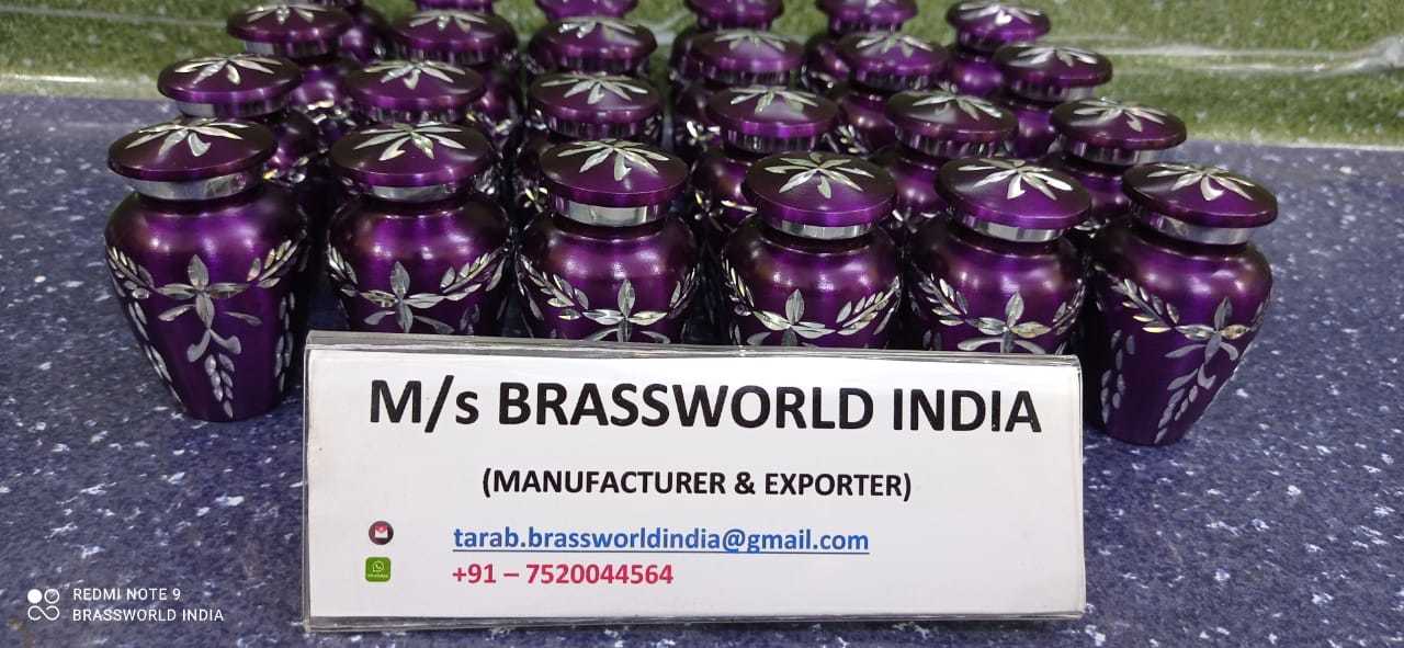 New Designed Wholesales Keepsake Cremation Urn Funeral Supplies