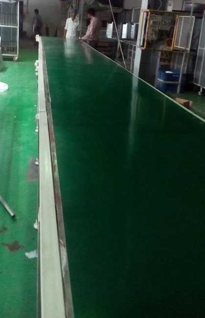 Flat Belt Conveyor. Capacity: 1000 Kg/hr
