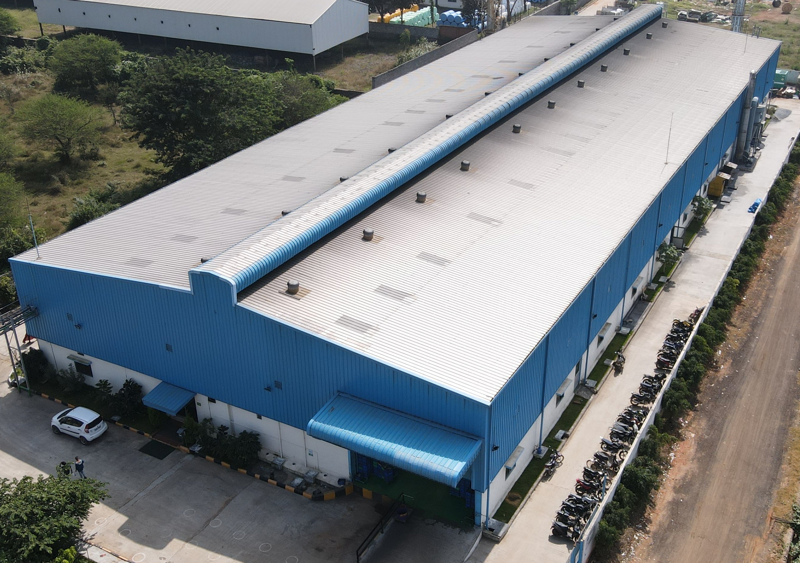 Prefabricated Warehouse - Floor Material: Metal