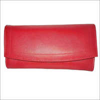 महिलाओं का रेड हैंड पर्स
