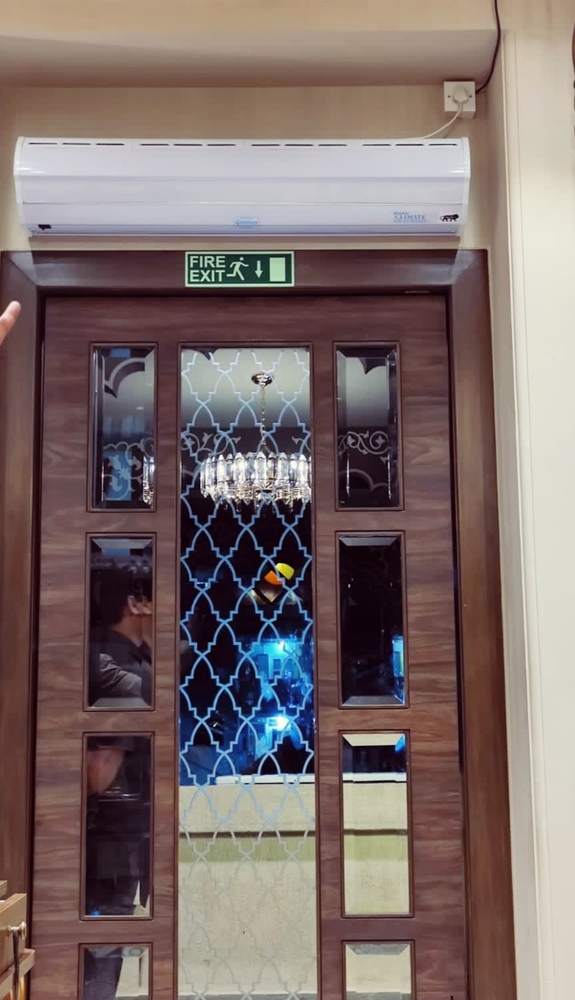 शॉलिन टाइगर क्लाइमेट एयर कर्टन ऑपरेटिंग वोल्टेज: 220-230 वोल्ट (V)