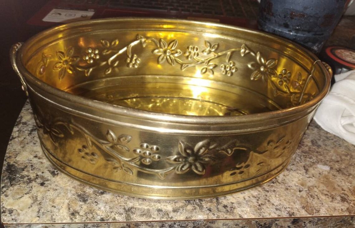 Brass Leaf Engraved Oval Plant Pot